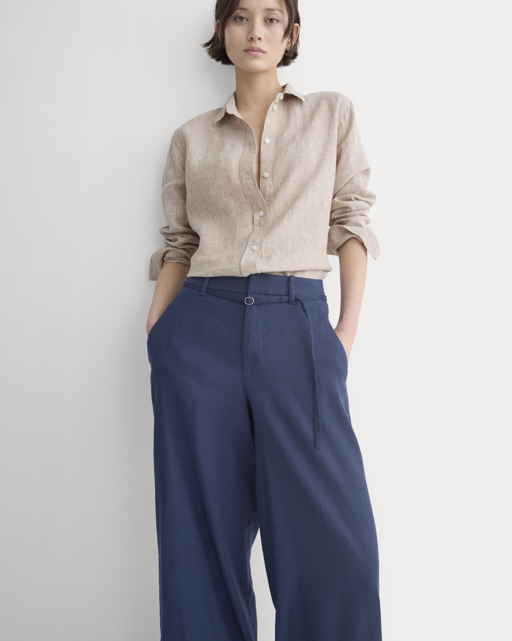Wide-Leg Belted Pant in Stretch Linen | Navy | Long - Image 4