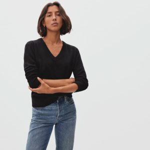 Alternative view of The Cashmere V-Neck | Black