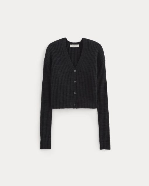 Alternative view of The Ribbed Cardigan in Cotton Linen | Black
