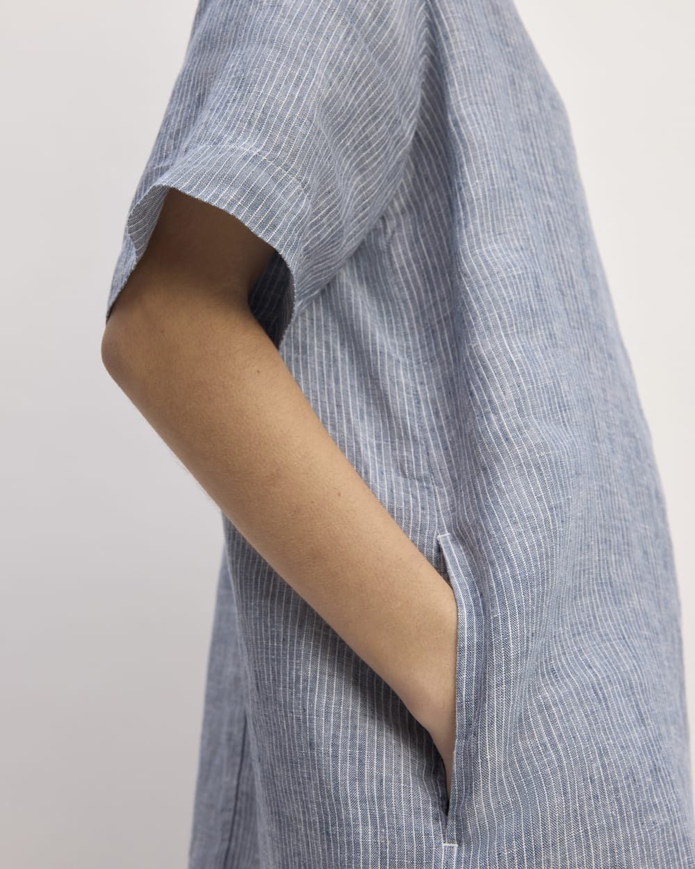 The Shirtdress in Linen | White / Blue - Image 5