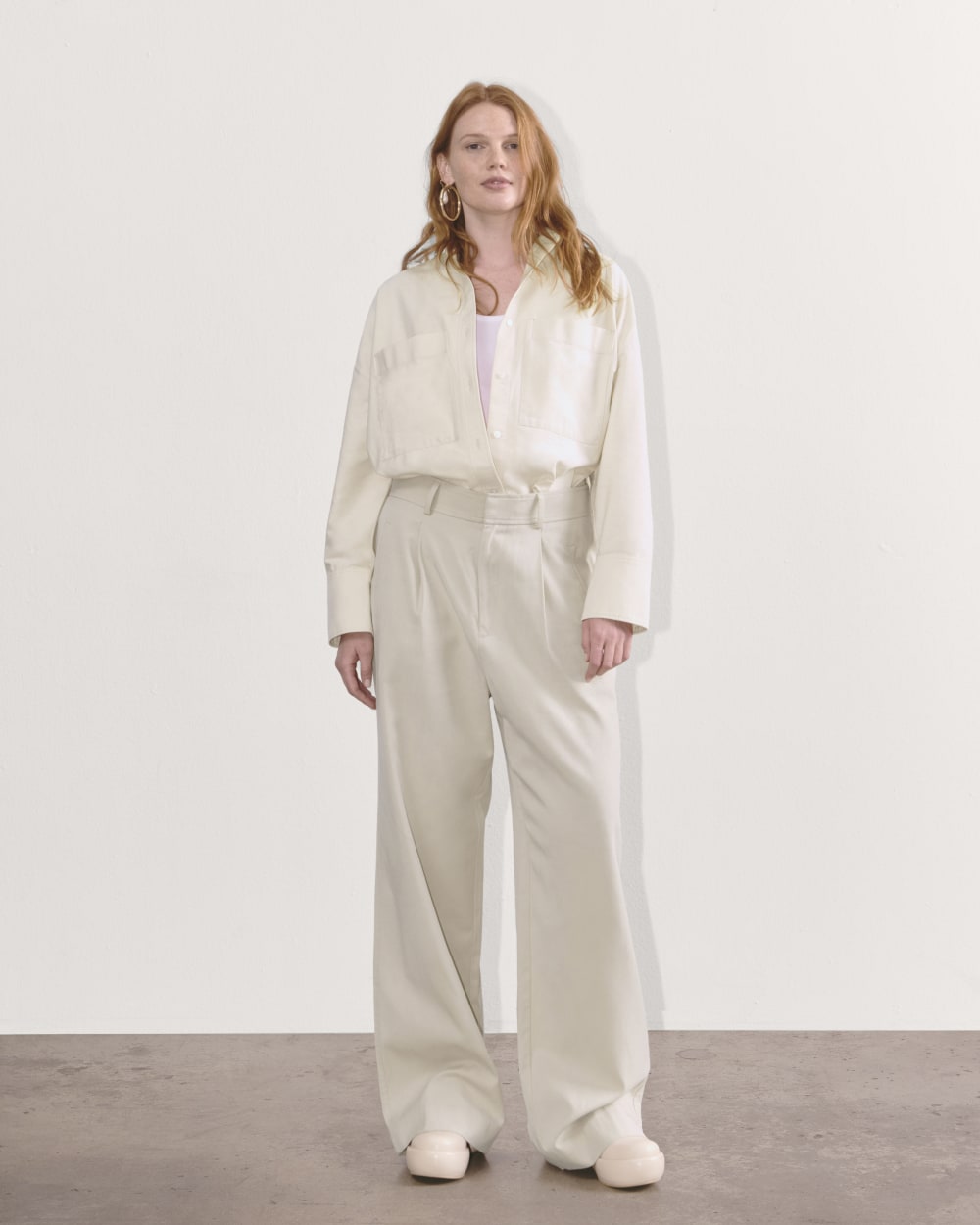 The Draper Pleated Pant in Buttersmooth | Sandstone | 30 Inseam - Image 6