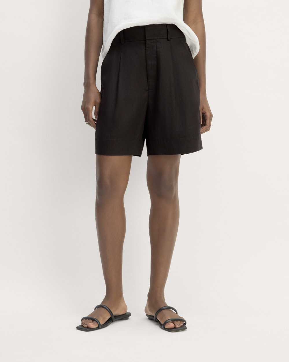 The Linen Way-High® Drape Short | Black - Image 3