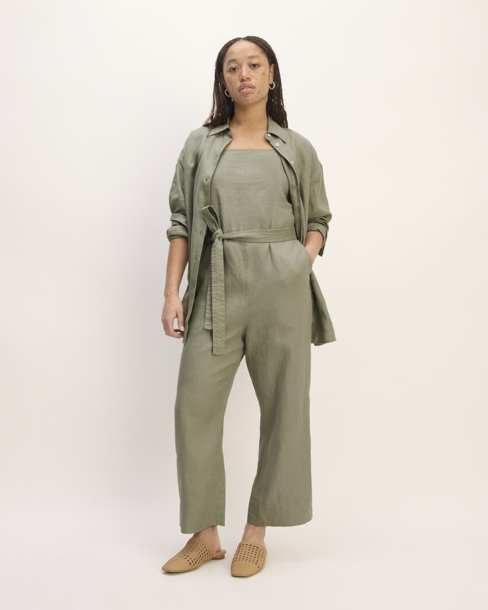 The Boyfriend Shirt in Linen | Sage Green - Image 3