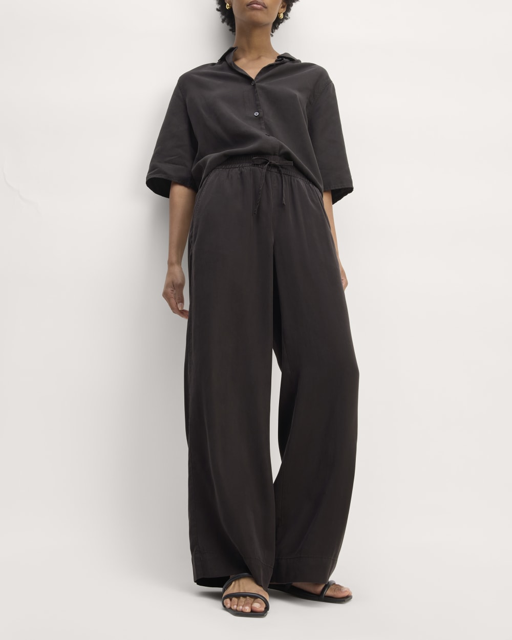 The Wide-Leg Pant in Butterlite | Black - Image 4
