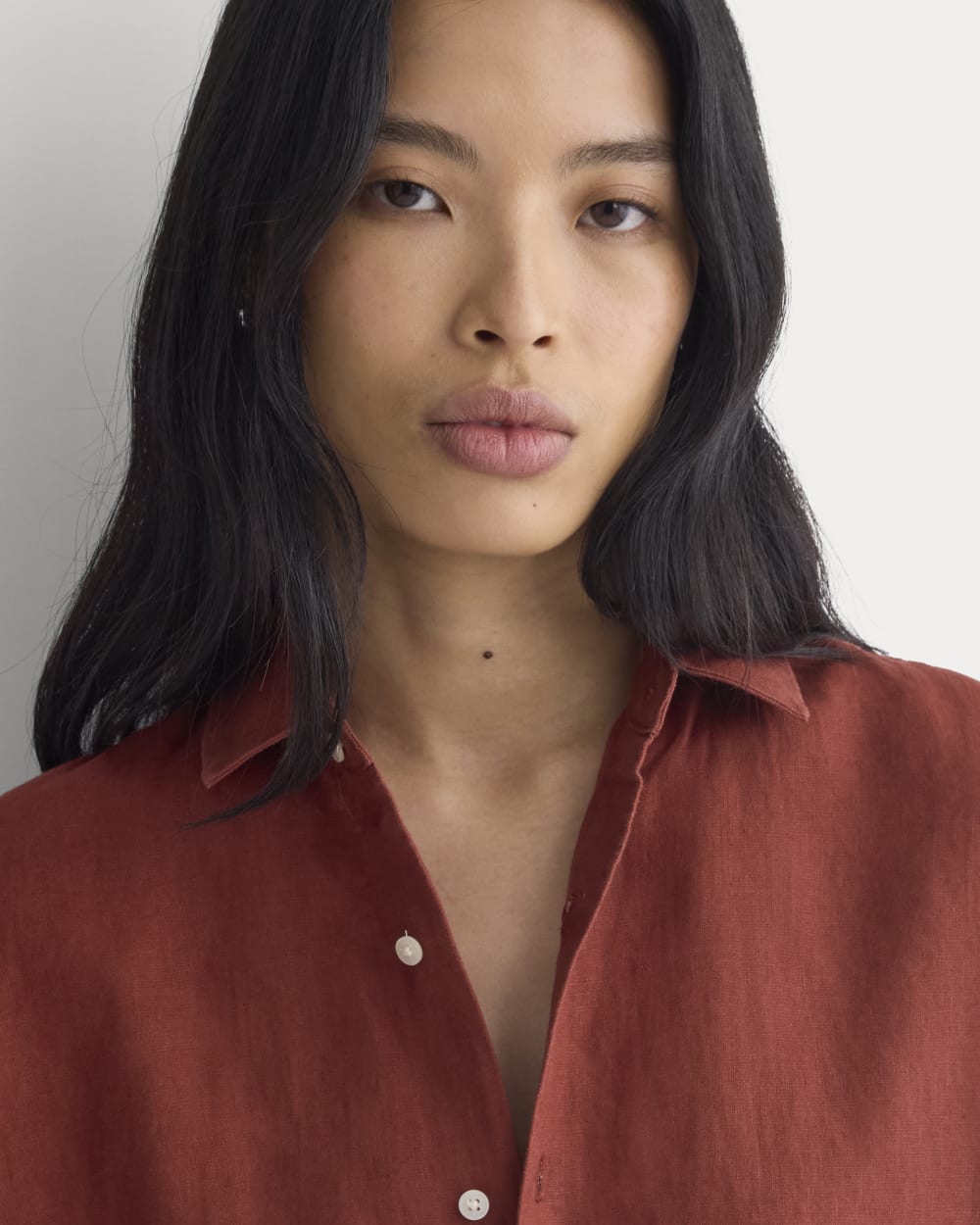 The Boxy Shirt in Linen | Henna Red - Image 4