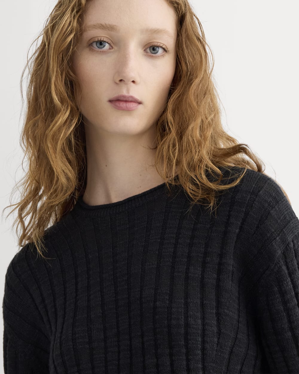 The Oversized Tee in Cotton Linen | Black - Image 4