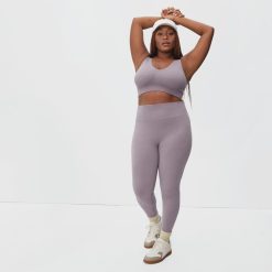Alternative view of The Seamless Legging | Dusty Lavender