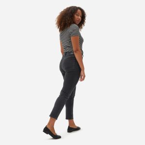 Alternative view of The Curvy Cheeky® Straight Jean | Washed Black | 26.5 Inseam