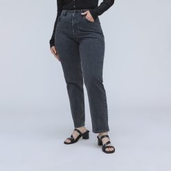 Alternative view of The '90s Cheeky Hourglass Jean | Washed Black | 28.5 Inseam