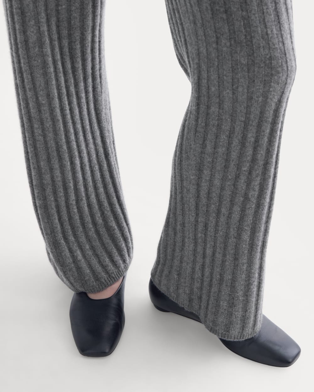 Straight-Leg Pant in Wool Cashmere | Heather Charcoal - Image 4
