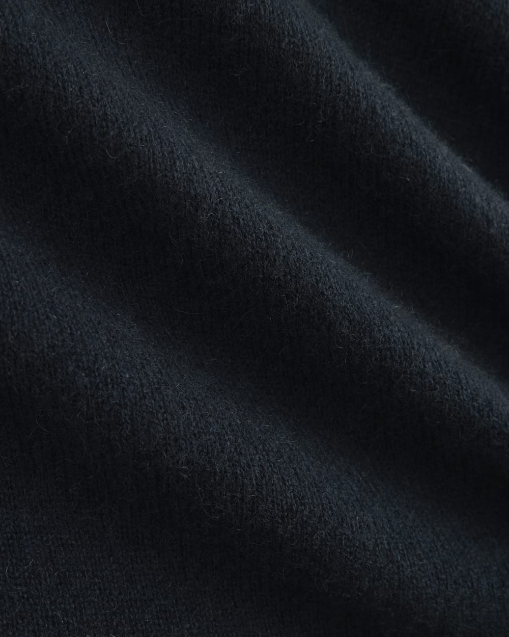 The Boxy Turtleneck in Cashmere | Navy - Image 6