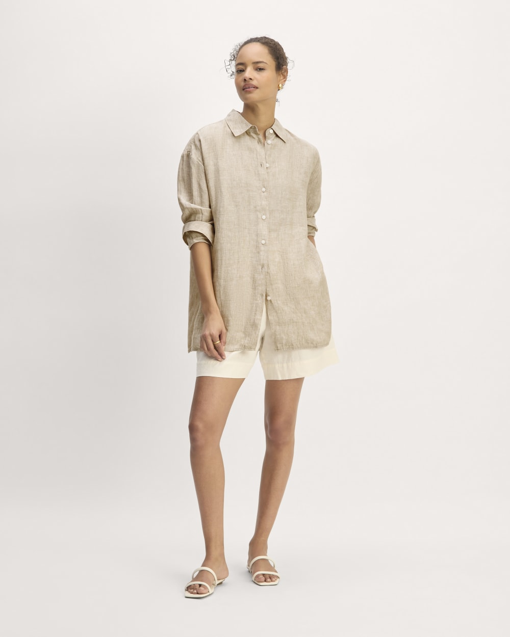 The Boyfriend Shirt in Linen | Cornstalk Chambray - Image 3