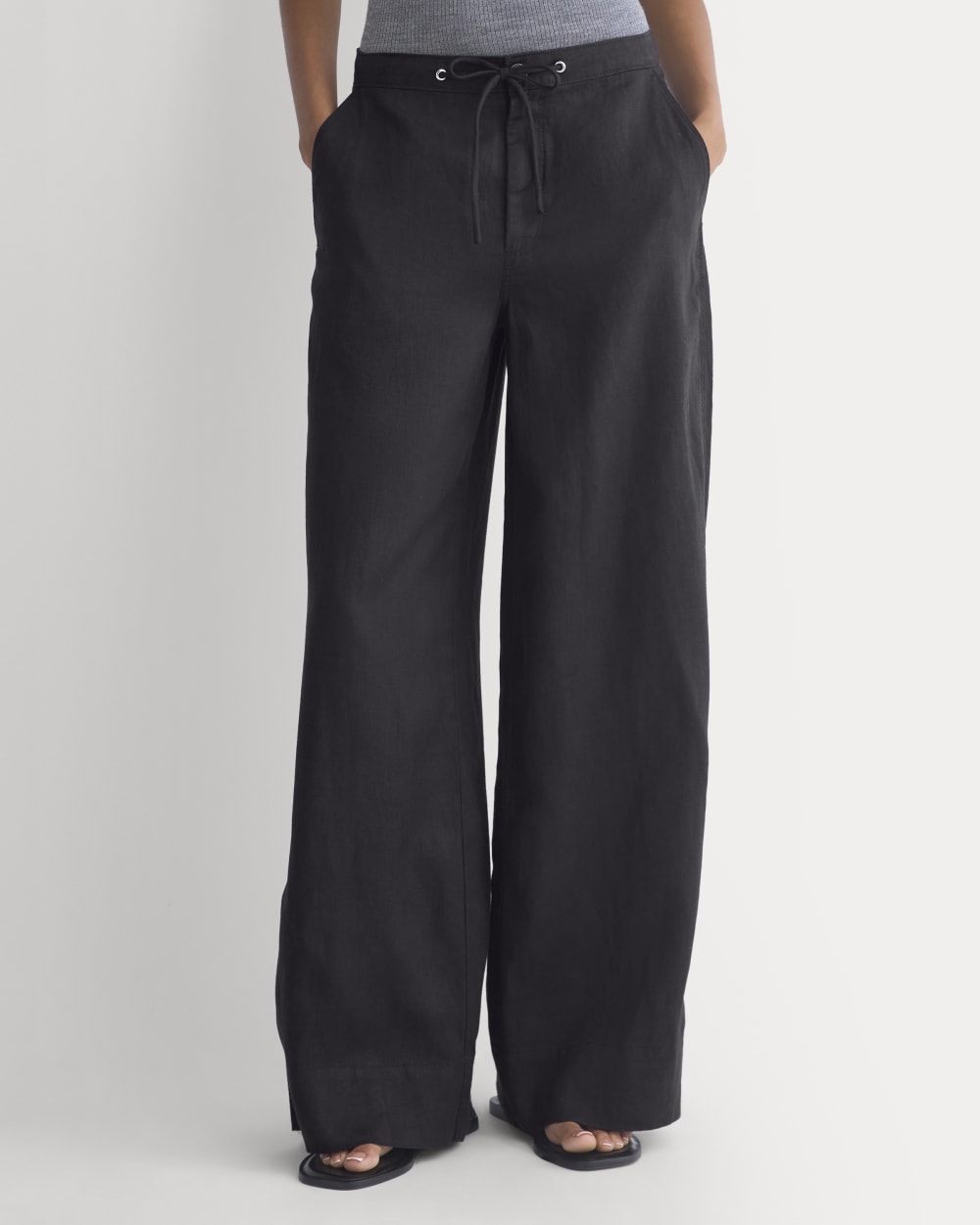 Wide-Leg Drawstring Pant in Linen | Black - Image 3