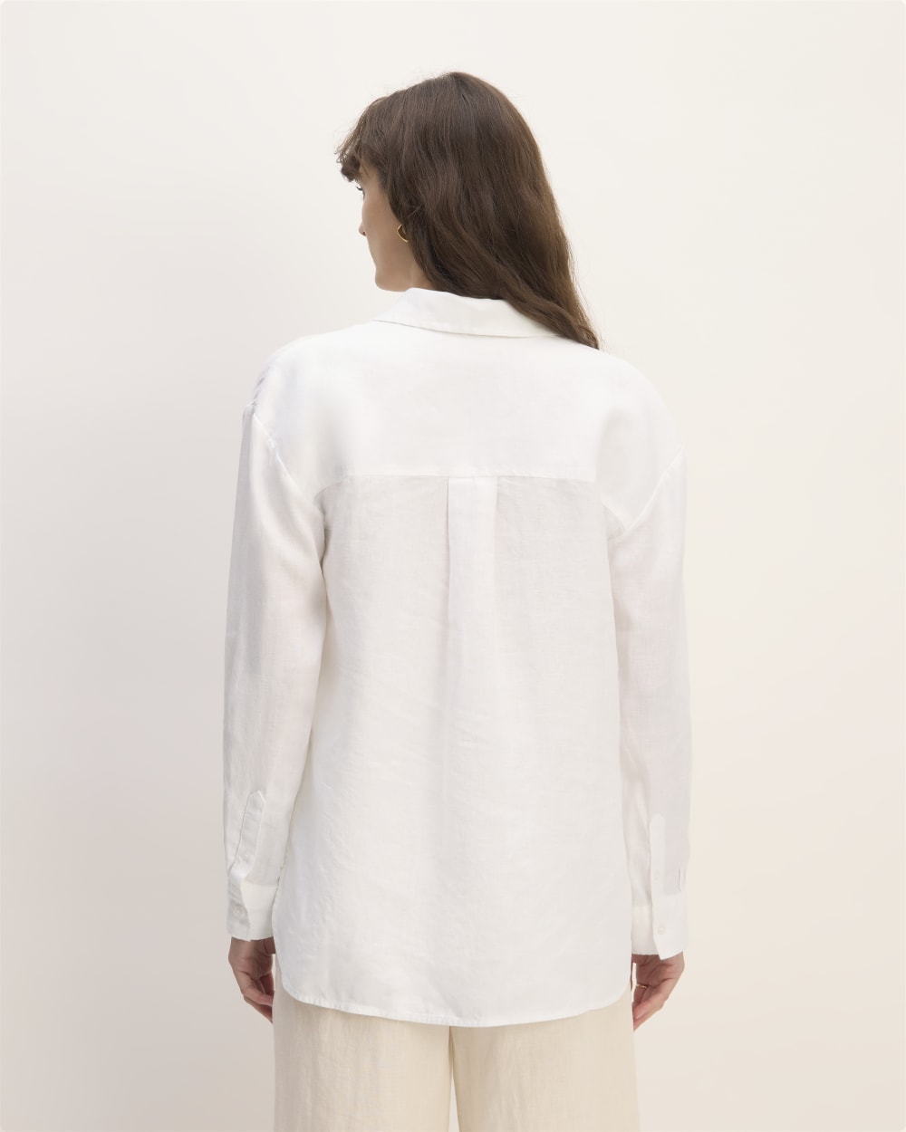 The Boyfriend Shirt in Linen | White - Image 6
