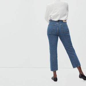 Alternative view of The '90s Cheeky Hourglass Jean | Medium Blue Wash | 28.5 Inseam