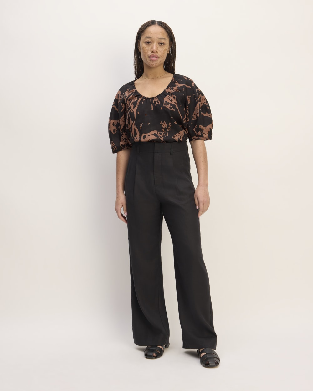 The Scoop Top in Linen | Carob Brown Abstract - Image 3