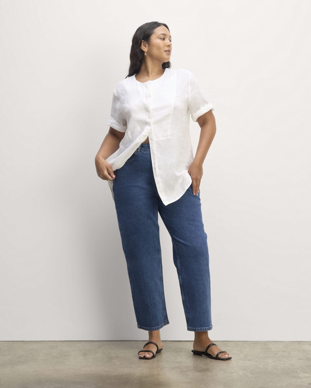 The Bib Shirt in Linen | White - Image 3