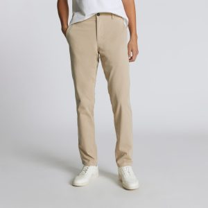 Alternative view of The Straight Fit Performance Chino | Uniform | Trench Coat Khaki | Straight