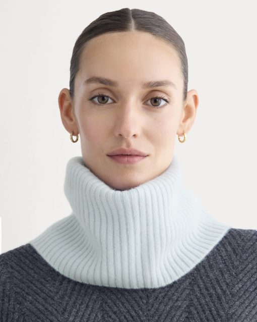 Alternative view of Cashmere Snood | Pale Blue
