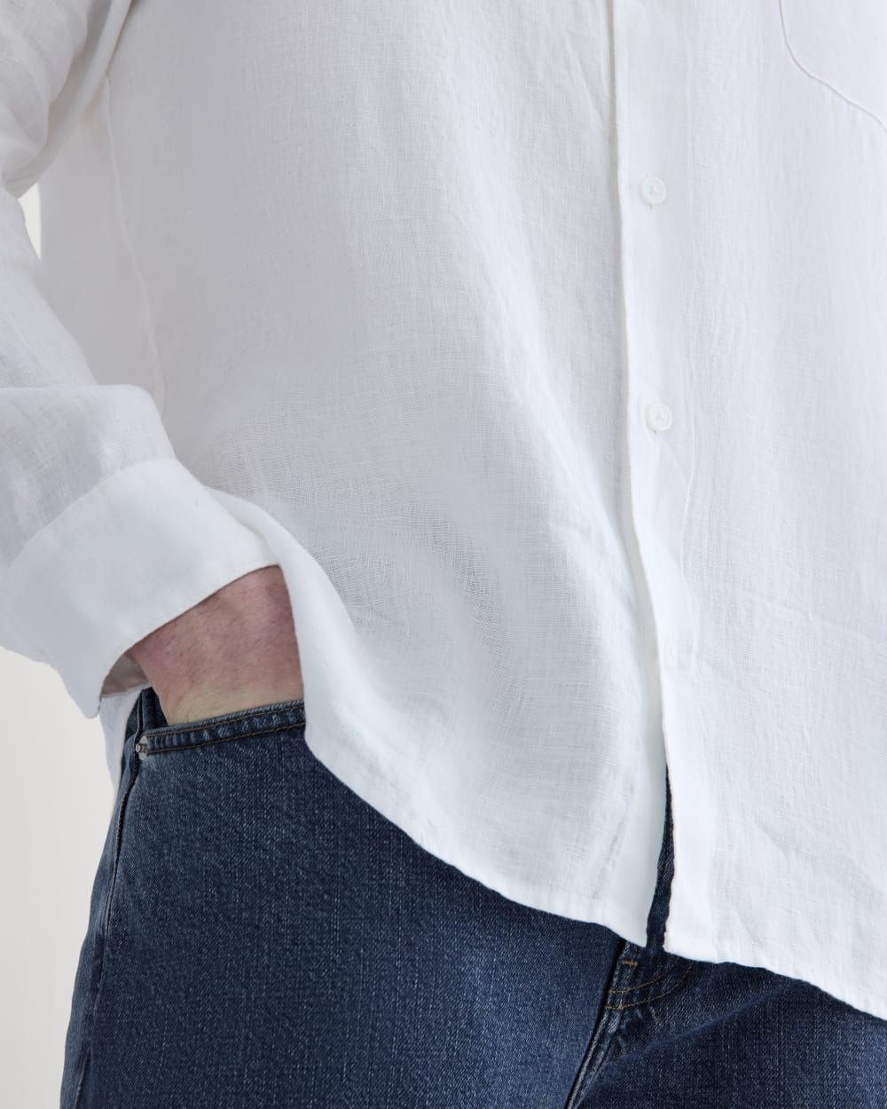 The Classic Shirt in Linen | White - Image 4