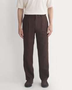 Alternative view of Soyeux Linen Pleated Trouser | Dark Brown