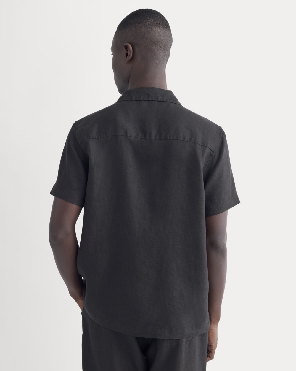 The Resort Shirt in Linen | Black - Image 5