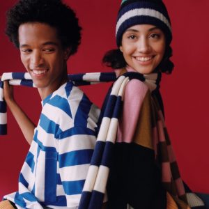 Alternative view of The Cashmere Scarf | Bright Navy / Bone