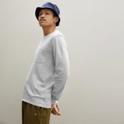 Alternative view of The Organic Cotton Long-Sleeve Pocket Tee |  Heathered Grey