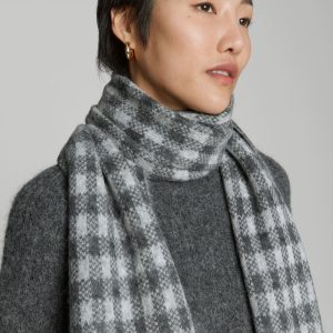Alternative view of The Alpaca Patterned Scarf | Light Heather Grey / Dark Charcoal Buffalo Check