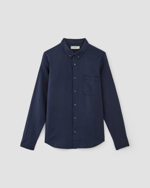 Alternative view of The Classic Shirt in Linen | Navy